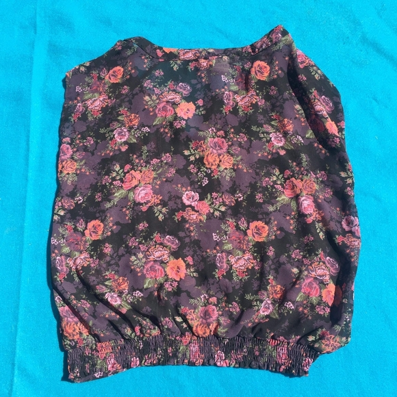 Blousy floral top - Picture 2 of 7